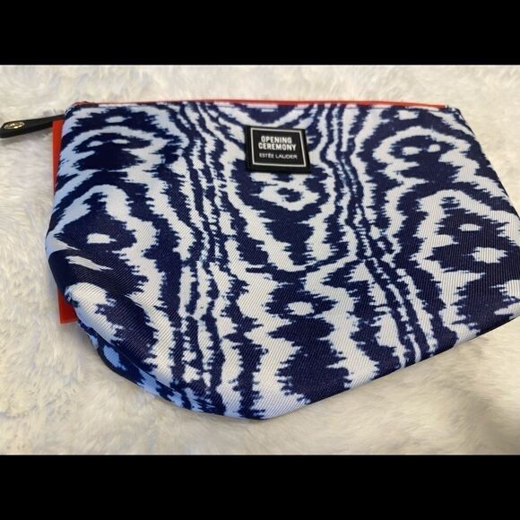 NWOT Bundle of two Estee Lauder cosmetic Bags. - Picture 2 of 14